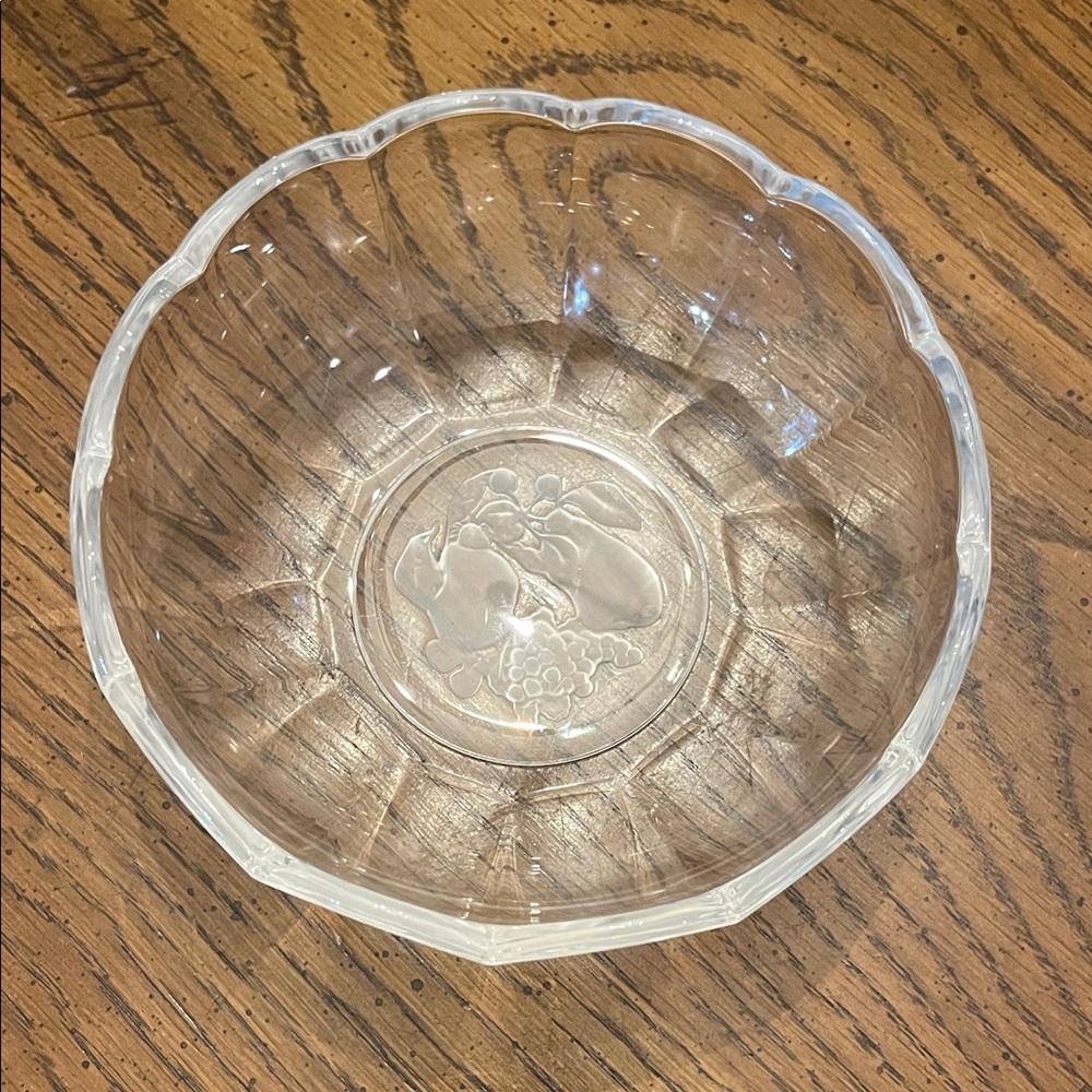 Val St. Lambert "Brussels" intaglio fruit crystal‎ bowl